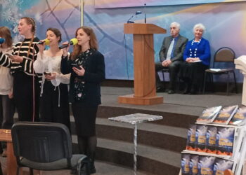 Молодь та літні люди об’єдналися у сімейному служінні у Кривому Розі